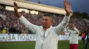 Балъков оглави Втора лига и призна: Ще трябва да плащам банкет