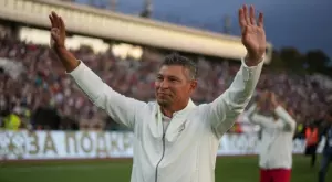 Една българска легенда на 58! Етър Велико Търново поздрави Красимир Балъков на 29-и март