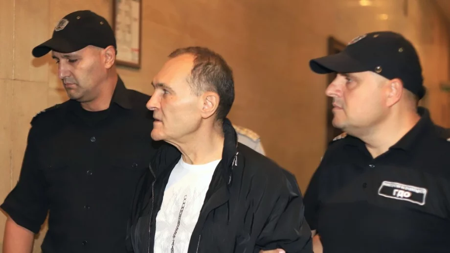 Коментар №1 на седмицата: Аплодисментите за Божков могат да са повече, дори да има бис