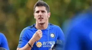 Стефан Йоветич отличи трима футболисти на България