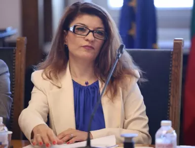 Десислава Атанасова: ГЕРБ няма да подкрепи вота на недоверие, но не счита правителството за сглобка