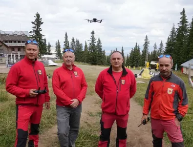SiteGround дари четири специализирани дрона на Планинската спасителна служба (ВИДЕО)