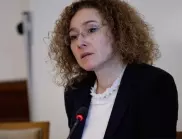 Министър Шалапатова: Много социални помощи се дават "на калпак"