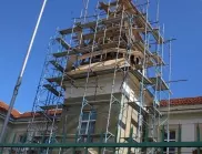 Ремонтират кулата на ОУ "Кирил и Методий" в Самоков (СНИМКИ)