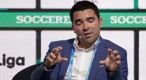 Моуриньо, Рафа Маркес, Тиаго Мота: Деко обяви обмислят ли някой от тях за наследник на Шави