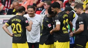 Борусия Дортмунд пак влезе в голов трилър, а "биковете" виждат върха "в червено": Защитник вкара в 16-и пореден сезон