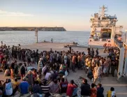 Лодки с мигранти заливат Кипър