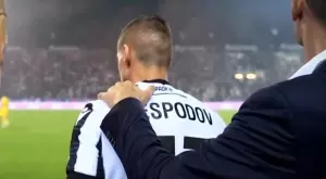 {{ otherArticle[0].article.title }}