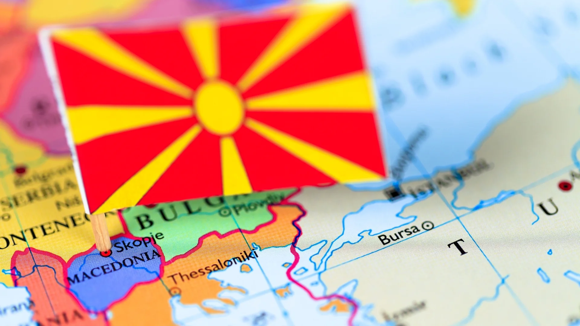 Проф. Ангел Димитров: Северна Македония тръгва към югославското си минало
