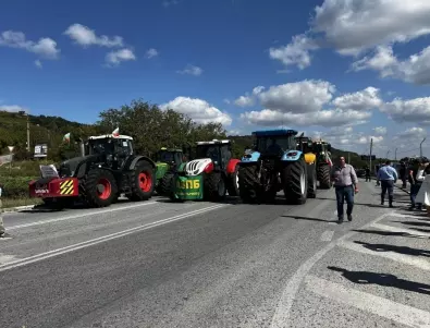 Протестиращите земеделци затвориха пътя София-Варна край село Шереметя