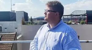 "Футбол е играл само на ФИФА": Баща му брои крупна сума, за да го вземат в третодивизионен клуб