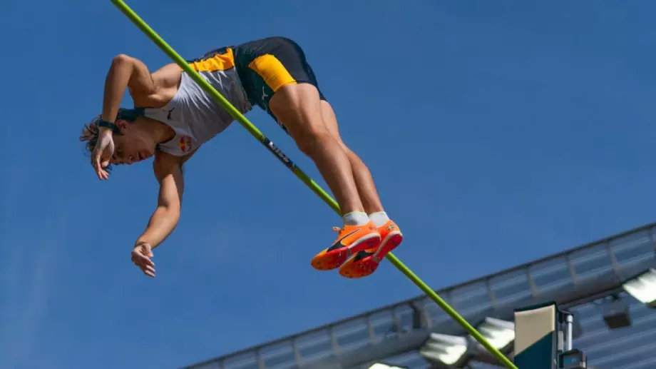 Олимпийският шампион счупи рекорда в овчарския скок в Юджийн