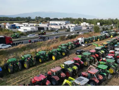 Засега: Земеделците няма да блокират с трактори в София