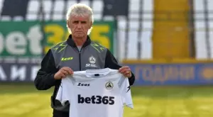 Радост при „белите“! Ключова фигура се завръща в състава на Славия за дербито с Левски