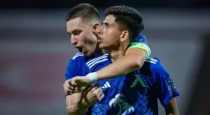 Официално: Асен Митков подписа нов договор с Левски - до лятото на 2027-а година (СНИМКА)