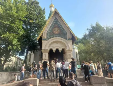 След 50 дни под ключ: Руската църква отвори врати