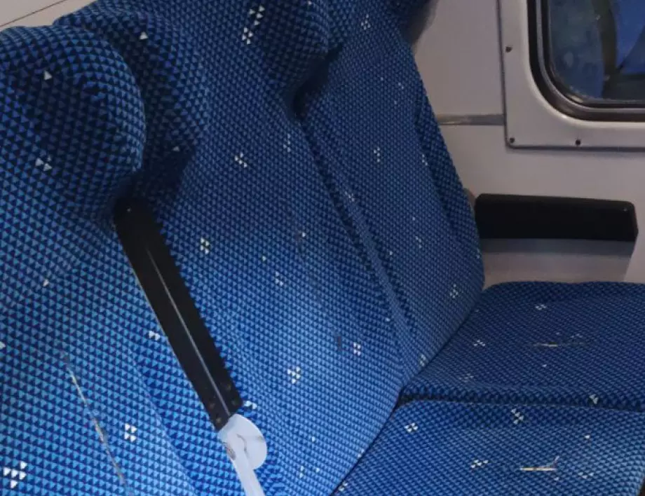Вандали нарязаха нови седалки във влак на БДЖ