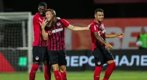 {{ otherArticle[0].article.title }}