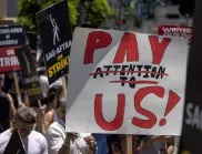 Повече пари, повече работа, повече хора: Какво договориха стачкуващите сценаристи в Холивуд