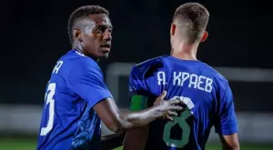 {{ otherArticle[0].article.title }}