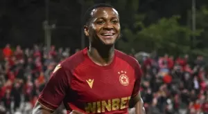 {{ otherArticle[0].article.title }}