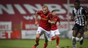 {{ otherArticle[0].article.title }}