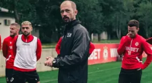 {{ otherArticle[0].article.title }}