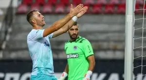 {{ otherArticle[0].article.title }}