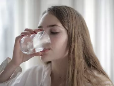 Три причини да пиете вода всяка сутрин