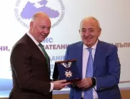 Росен Желязков с медал за основаването на Черноморския форум