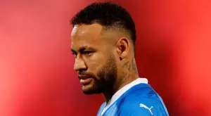 СНИМКА: Неймар изненада с рязка промяна в прическата си