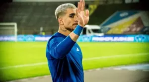 {{ otherArticle[0].article.title }}