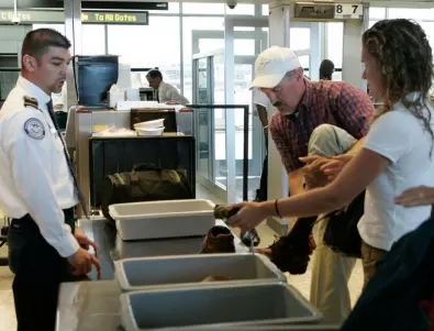 Ще спрат ли авиокомпаниите да таксуват за ръчен багаж?