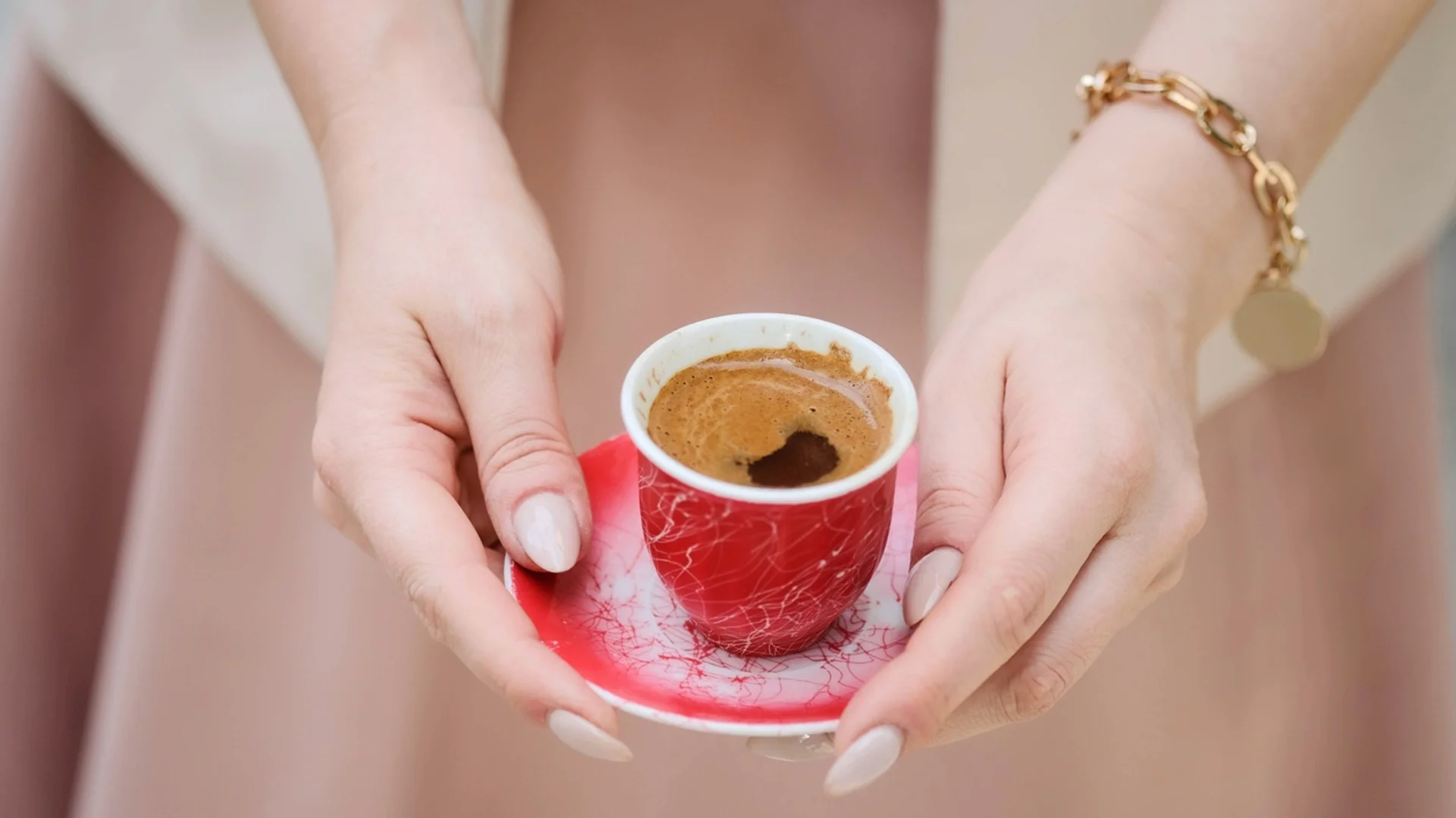 Лекар: Хората с тези заболявания ТРЯБВА да пият кафе