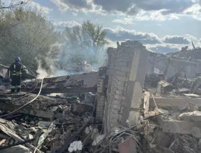 Ужасяващо: Десетки загинаха при руски обстрел в Харковска област (ВИДЕО и СНИМКИ)
