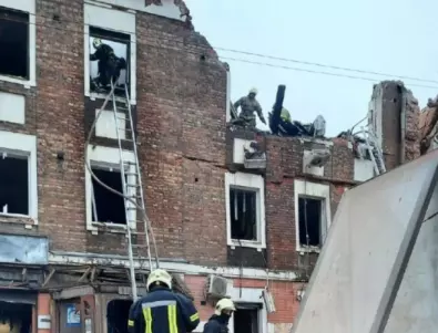 Русия порази жилищни сгради в Харков, 10-годишно дете загина (ВИДЕО)