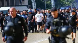 {{ otherArticle[0].article.title }}