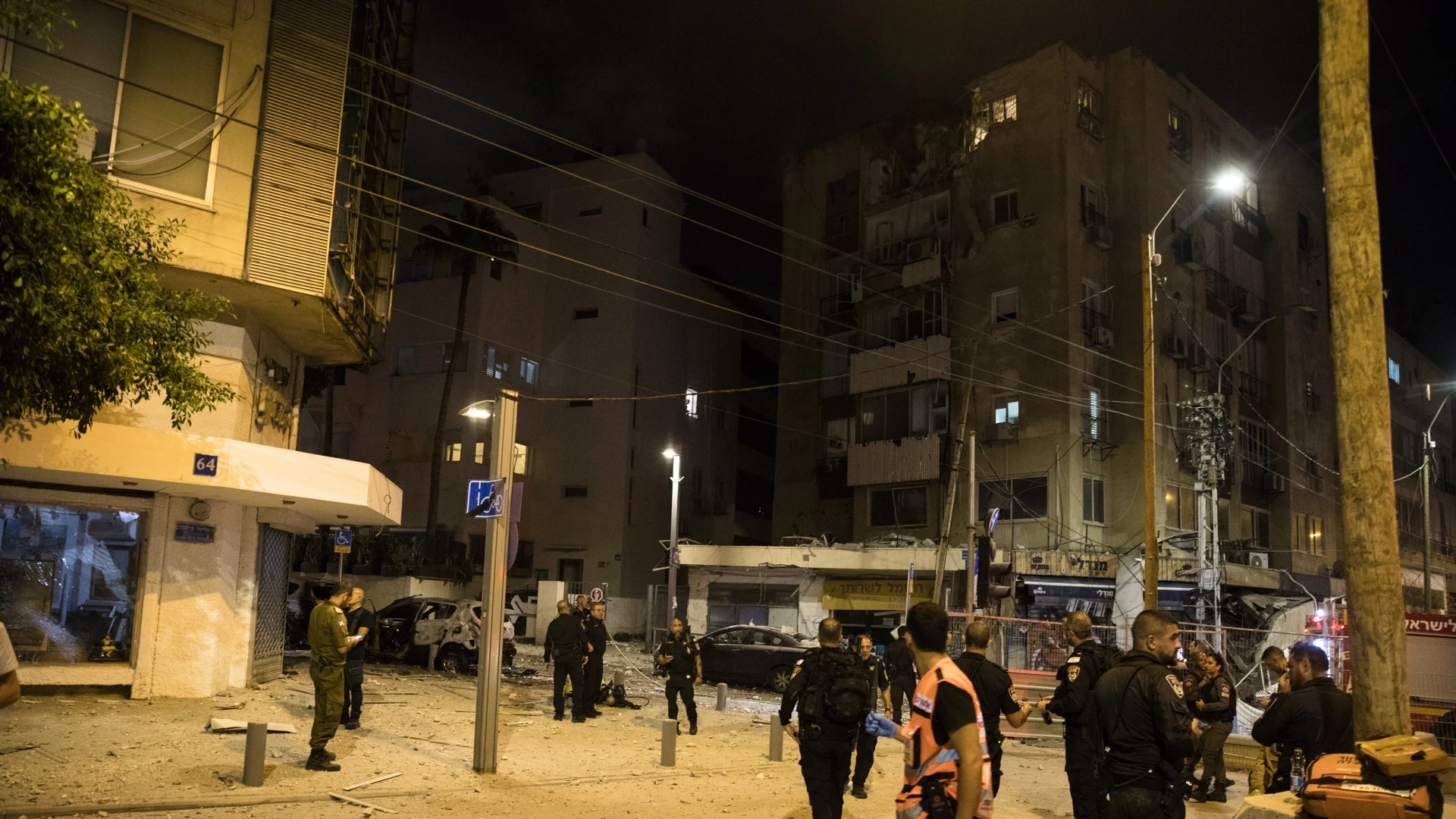 Изстреляна от Газа ракета рани трима в Тел Авив, единият е в тежко състояние