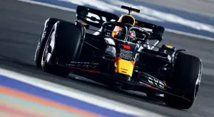 Верстапен затвърди световната си титла с победата в Катар, Хамилтън тотално капитулира