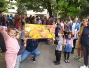 Стотици ученици, учители, образователни медиатори и родители се включиха в Световния ден на ходенето в Добрич