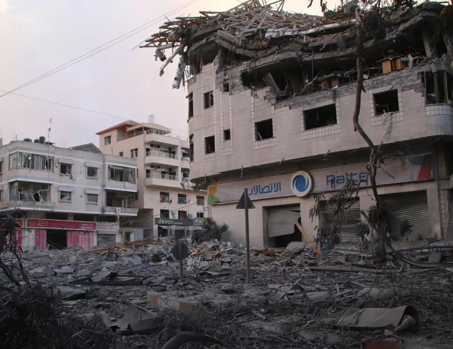 "Ще умрем в домовете си": "Хамас" отхвърли заповедта на Израел за евакуация в Газа