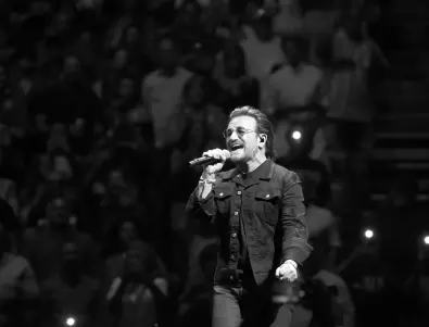 Боно и публиката на U2 почетоха Навални: 