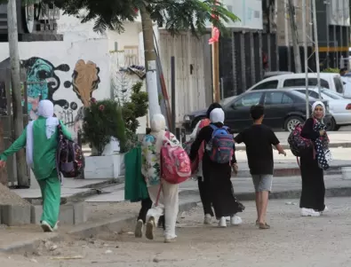 Близо 300 000 души са напуснали домовете си в Ивицата Газа