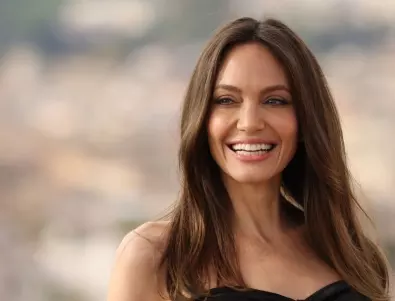 Анджелина Джоли: Холивуд е болно място, бих живяла в Камбоджа 