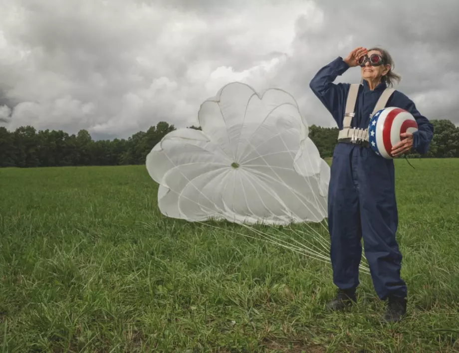 Почина 104-годишната баба, която скочи с парашут за Рекорд на Гинес