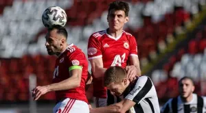 Гълъбов разпиля българските власти: Заради тях стоим и чакаме бомбите да паднат