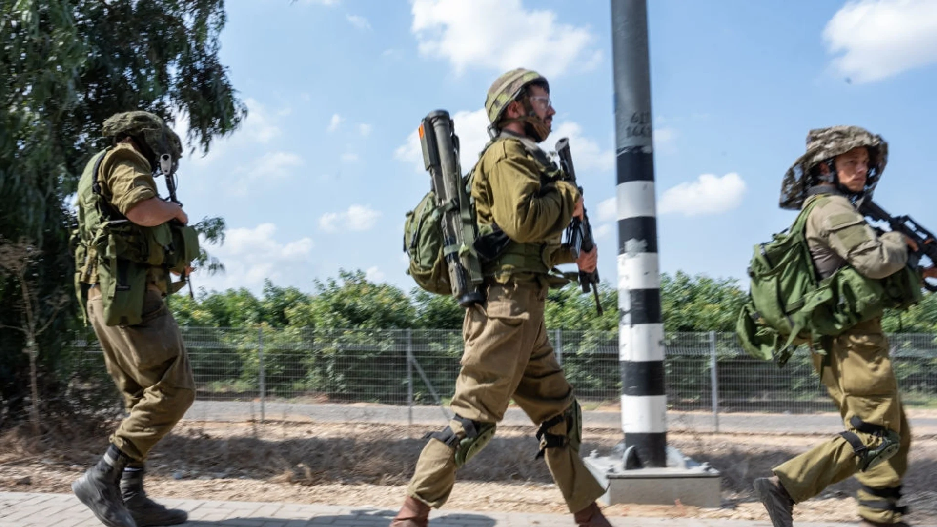 Тежки сражения в Южна Газа: Израелците удариха 30 обекта на "Хамас" (ВИДЕО)