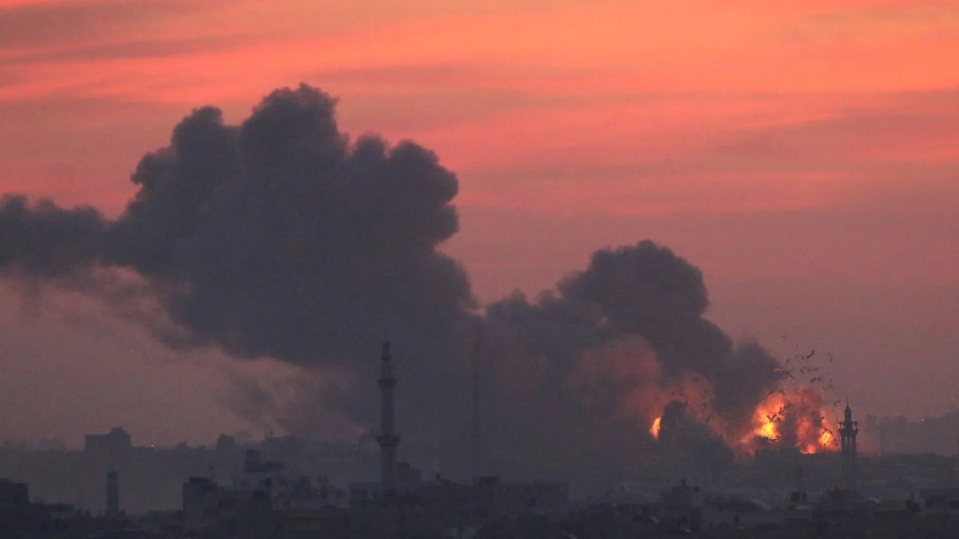 Израел засилва атаките си в Ивицата Газа