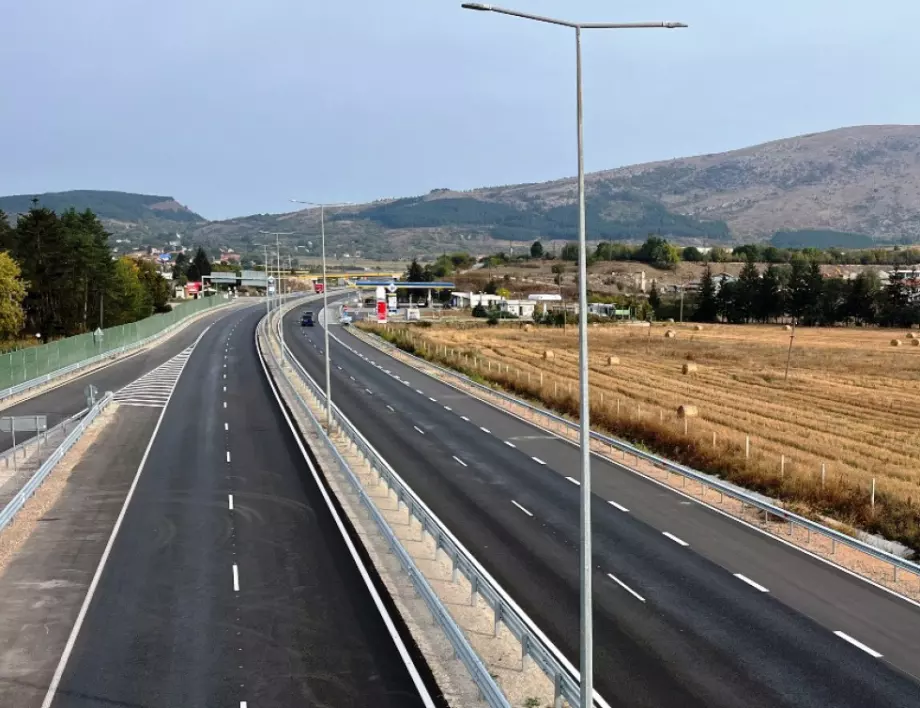 "Липса на контрол, неравности и тънък асфалт": Изводи от проверка на българските пътища (ВИДЕО)