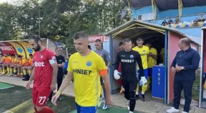 Първо в SportLive! Родният клуб на Стоичков си ремонтира терена по време на паузата